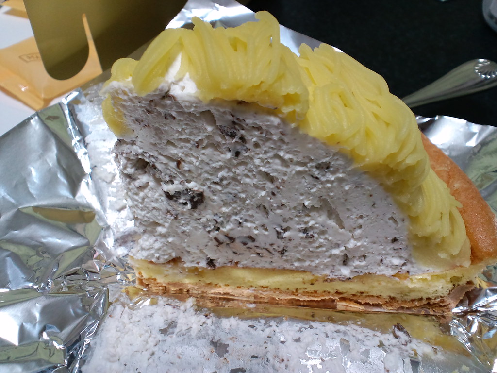 HARBS マロンタルト(HARBS's Marron Tart) 中のクリームにチョコチップとお酒が入っています。… Flickr