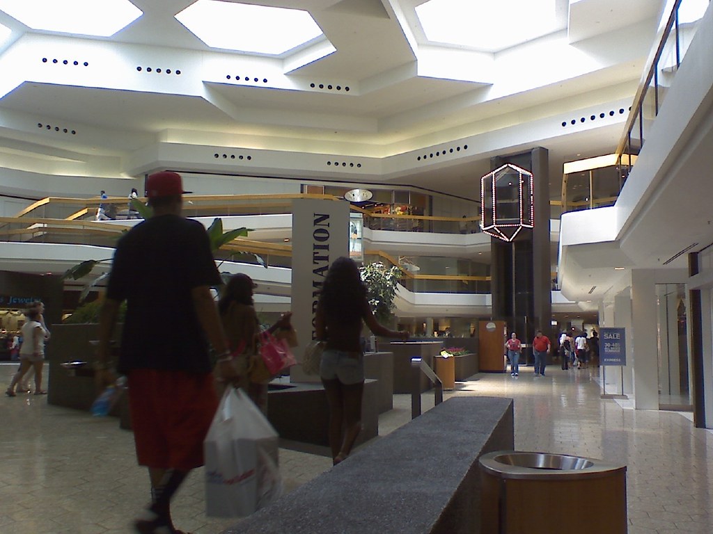 Fairlane Mall, Dearborn, Mich. Dan Macy Flickr