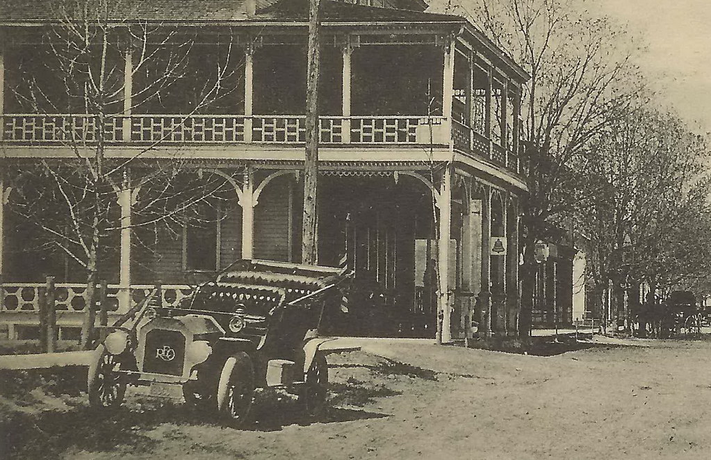 NW Leelanau Suttons Bay MI Downtown Stores & Businesses Me… Flickr