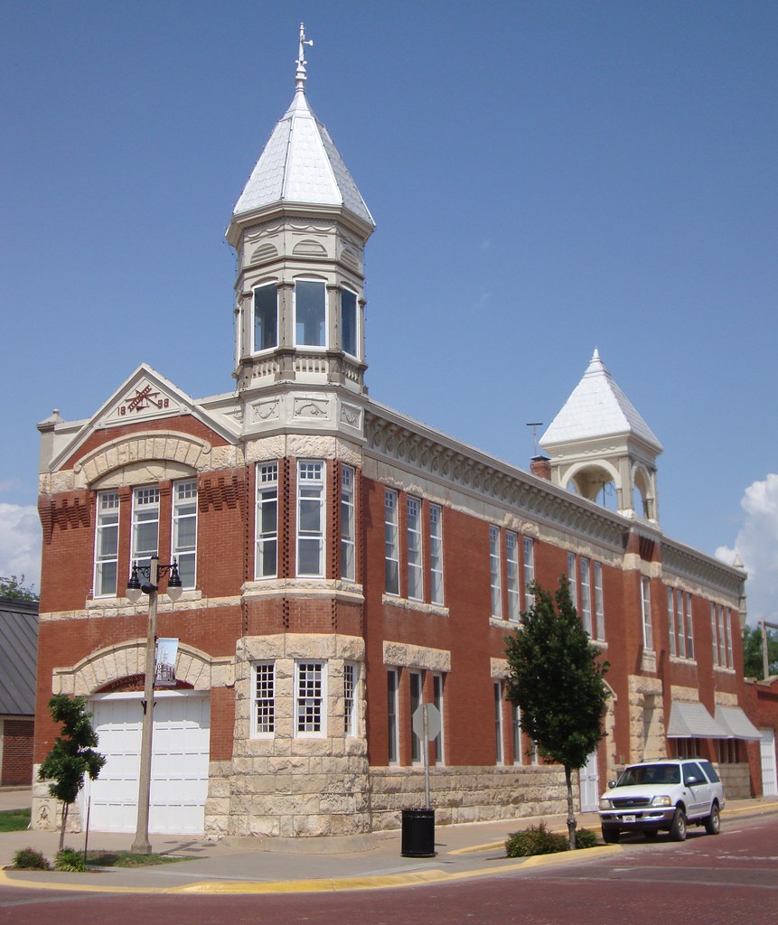 Old Kingman, Kansas City Hall and Fire Department This orn… Flickr