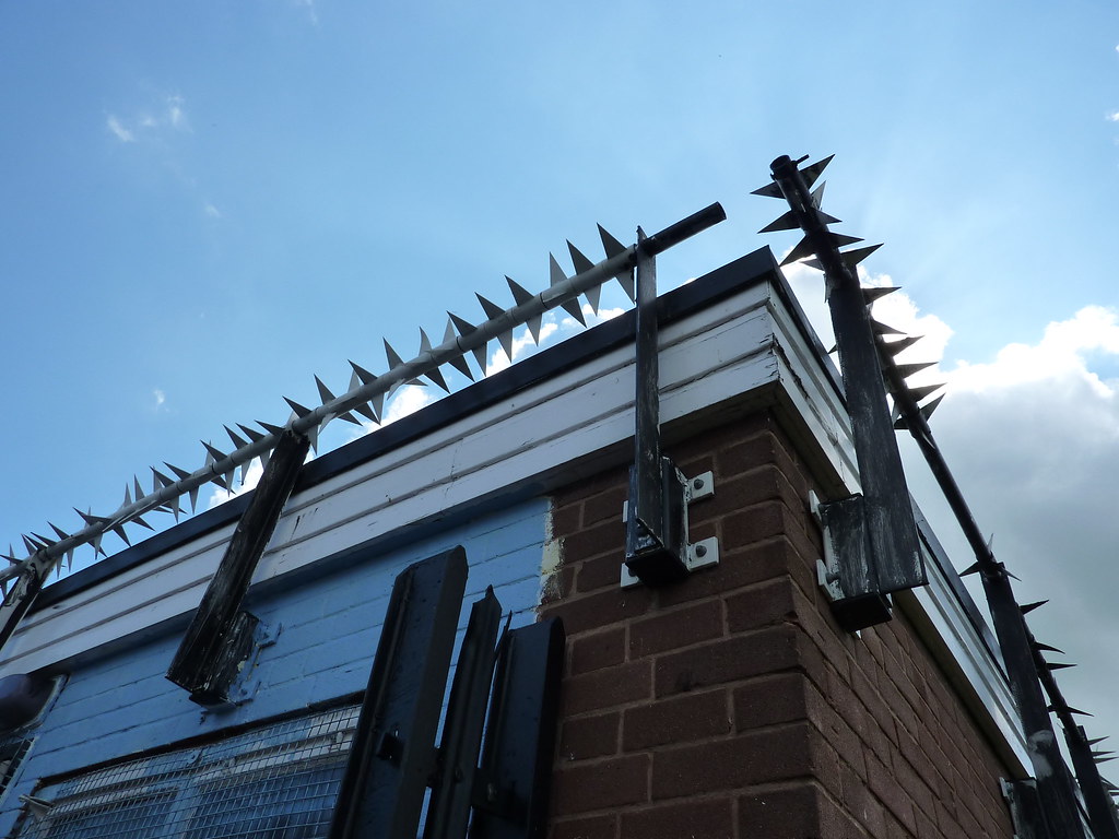 Security fencing Security fencing attached to Lillington Y… Flickr