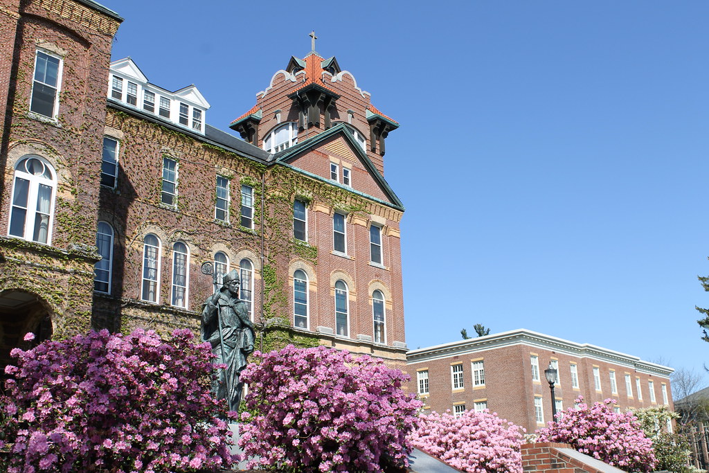A Scene Outside Alumni Hall Saint Anselm College Flickr