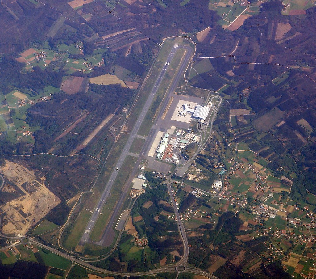 Santiago de Compostela Airport (LEST/SCQ) Overview Flickr