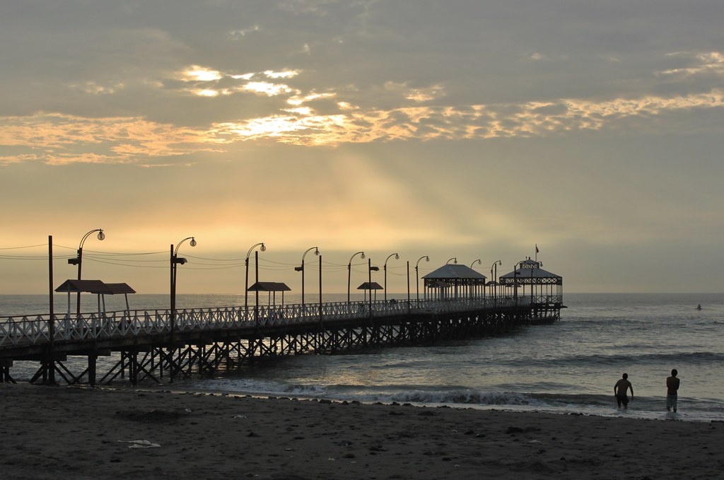 Huanchaco, Perú Huanchaco is a beachside town of Moche (Mo… Flickr