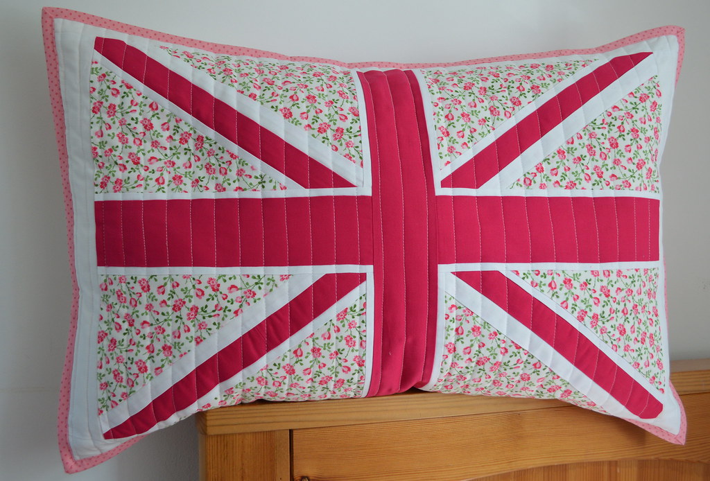 Union Jack Cushion From pattern by Lynne of Lilys Quilts i… Flickr