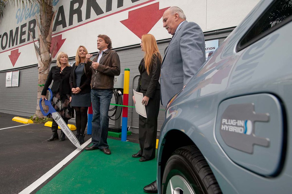 LAcarGUY's Toyota Santa Monica celebrates unveiling of EV … Flickr