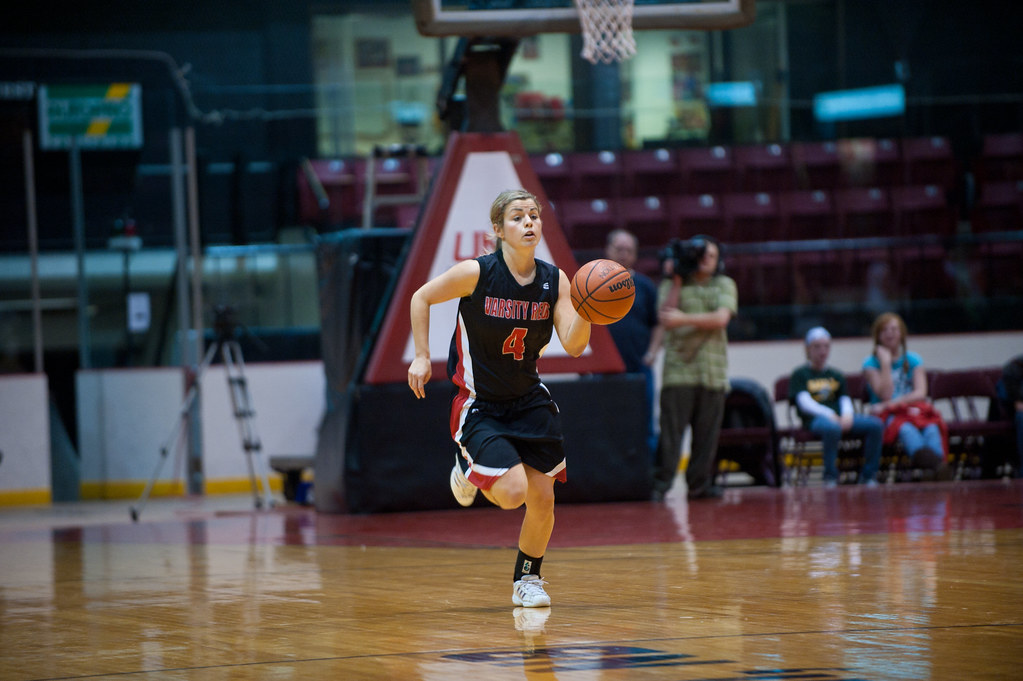 201010_womens_basketball_action_rb_3760 UNB Varsity Reds Flickr