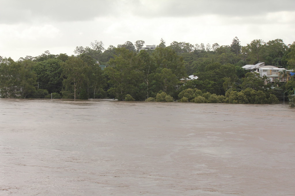 Indooroopilly Canoe Club under water Brisbane River, Wed 1… Flickr