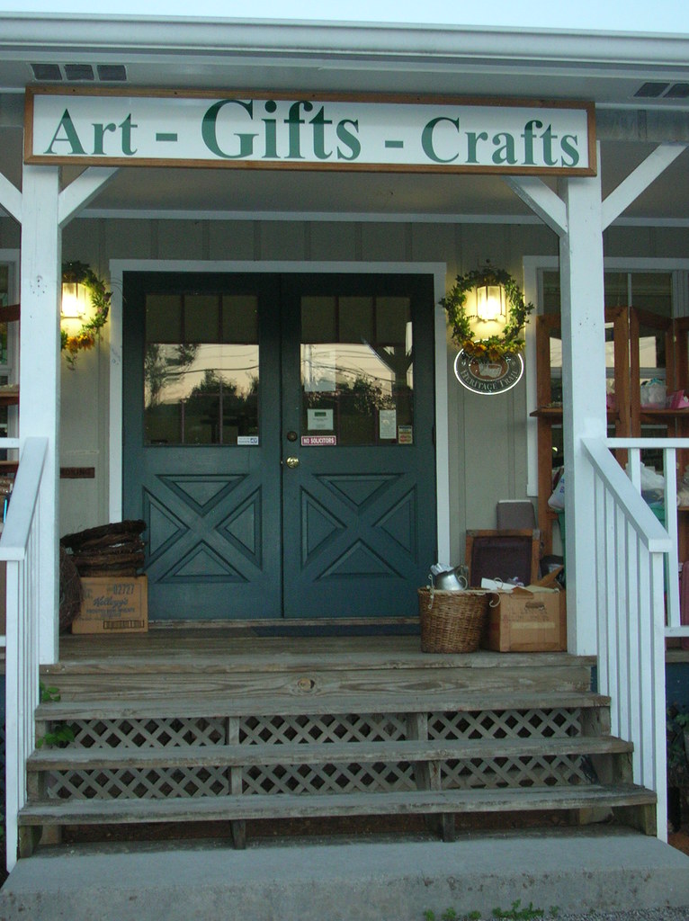 Craft Shop across from Museum Across the street from the M… Flickr