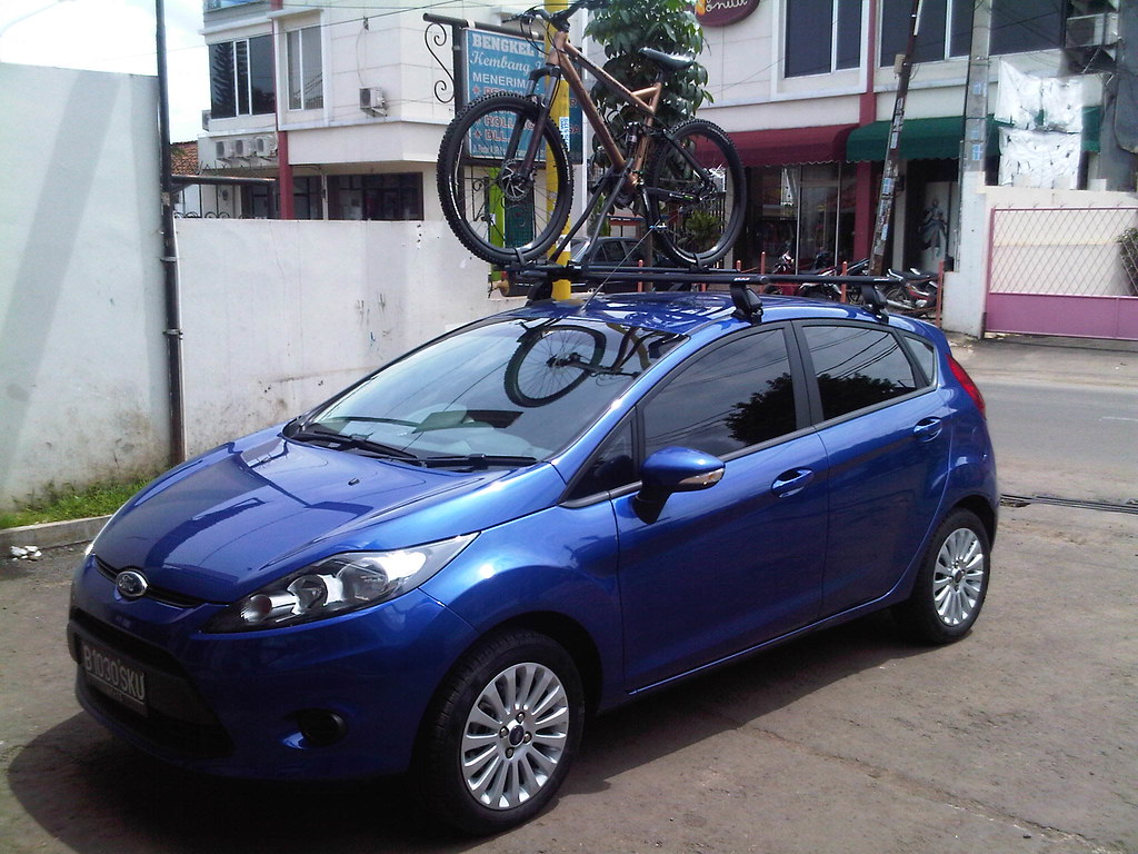 Fiesta Ford Fiesta Trend 1.4L AT with Thule Bike Rack Free… Flickr