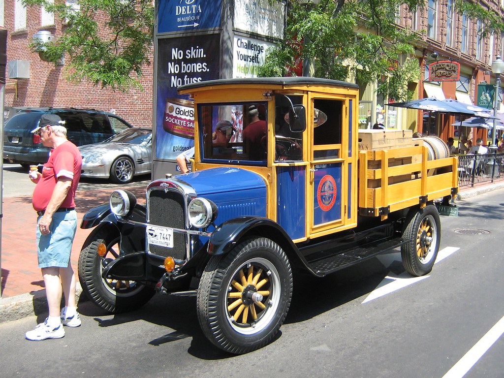 1927 Chevrolet beer truck This truck is owned by Molson's … Flickr
