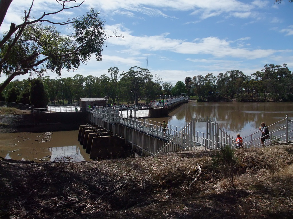 Goulburn Weir "The weir raises the level of the Goulburn R… Flickr
