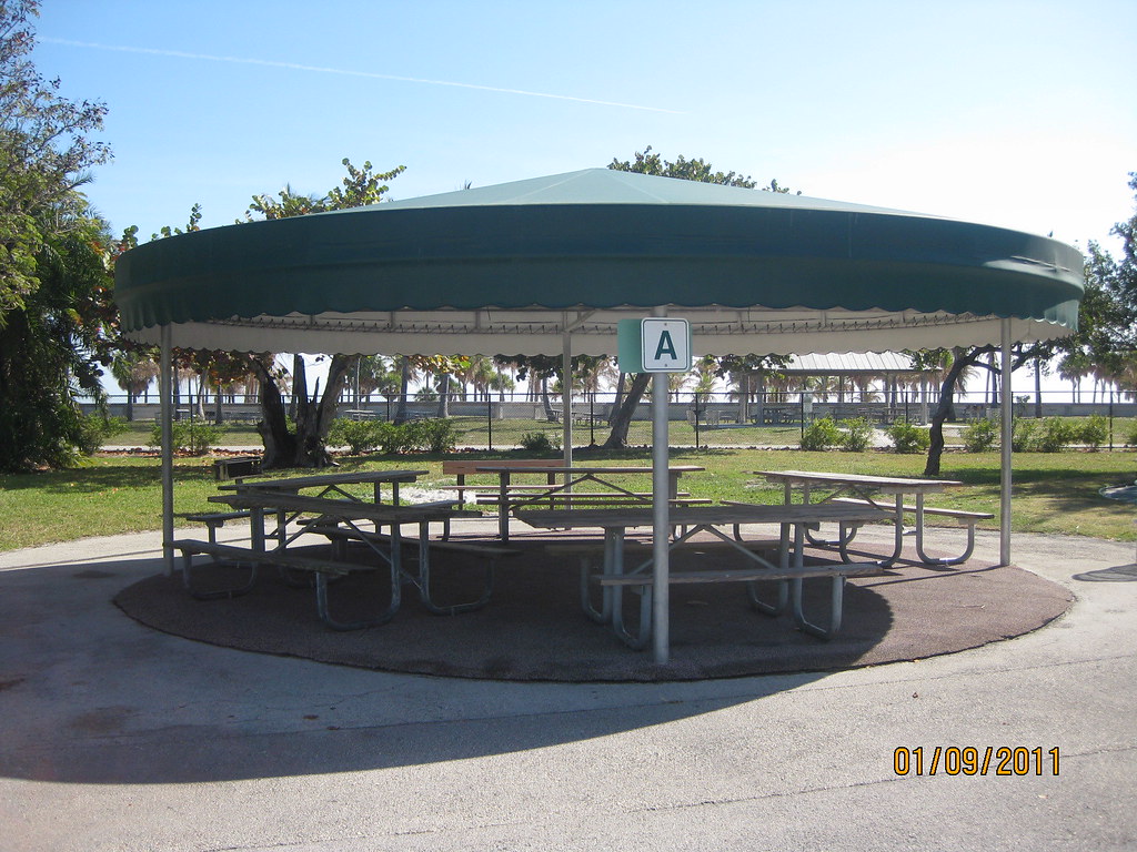 Crandon Park, Shelter A Small Shelter Location Crandon Pa… Flickr