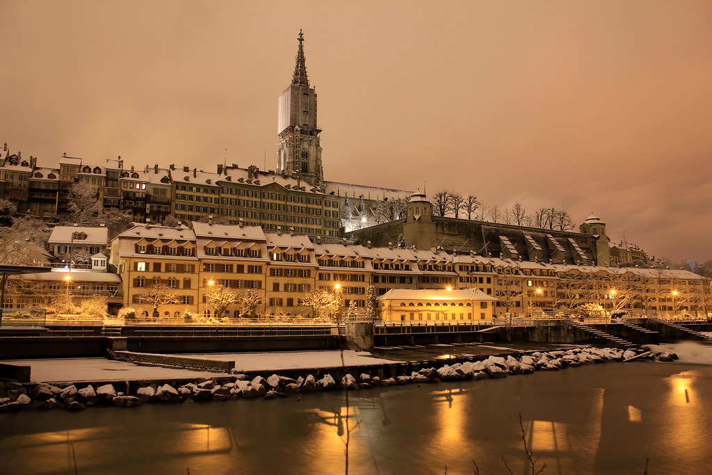 Berner Münster und Aare beim Schwellenmätteli in Bern in d… Flickr