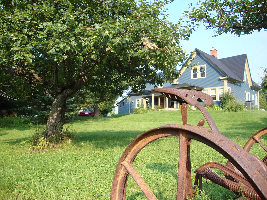 La terrasse avant d'une ferme de … Flickr