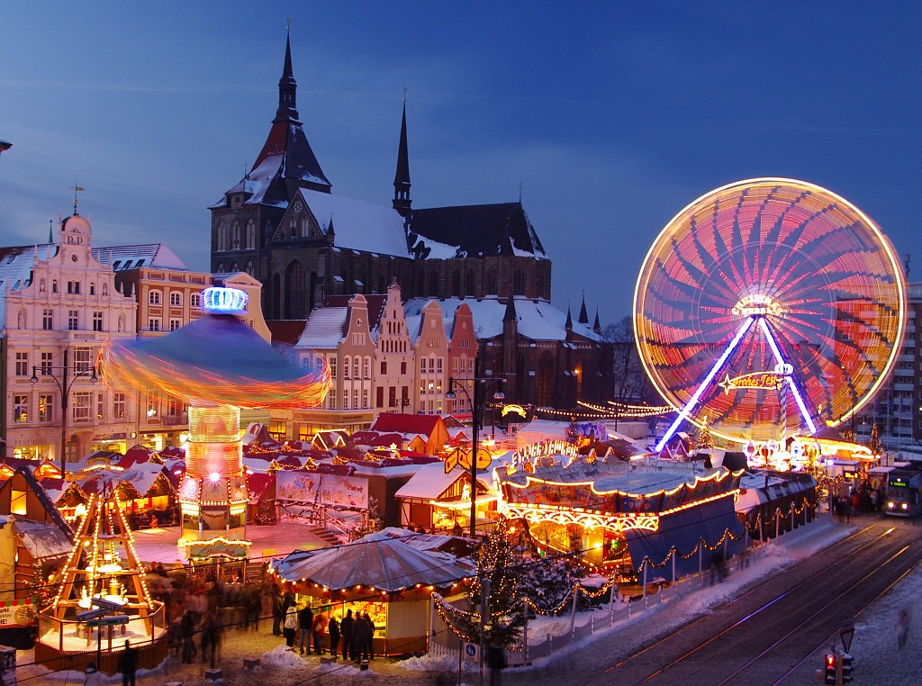 christmas market in Rostock mulled wine, food stalls with … Flickr