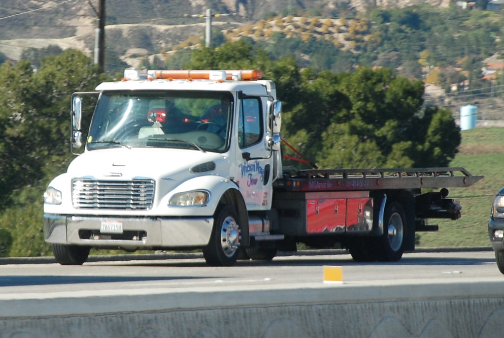 FREIGHTLINER FLATBED TOW TRUCK Navymailman Flickr