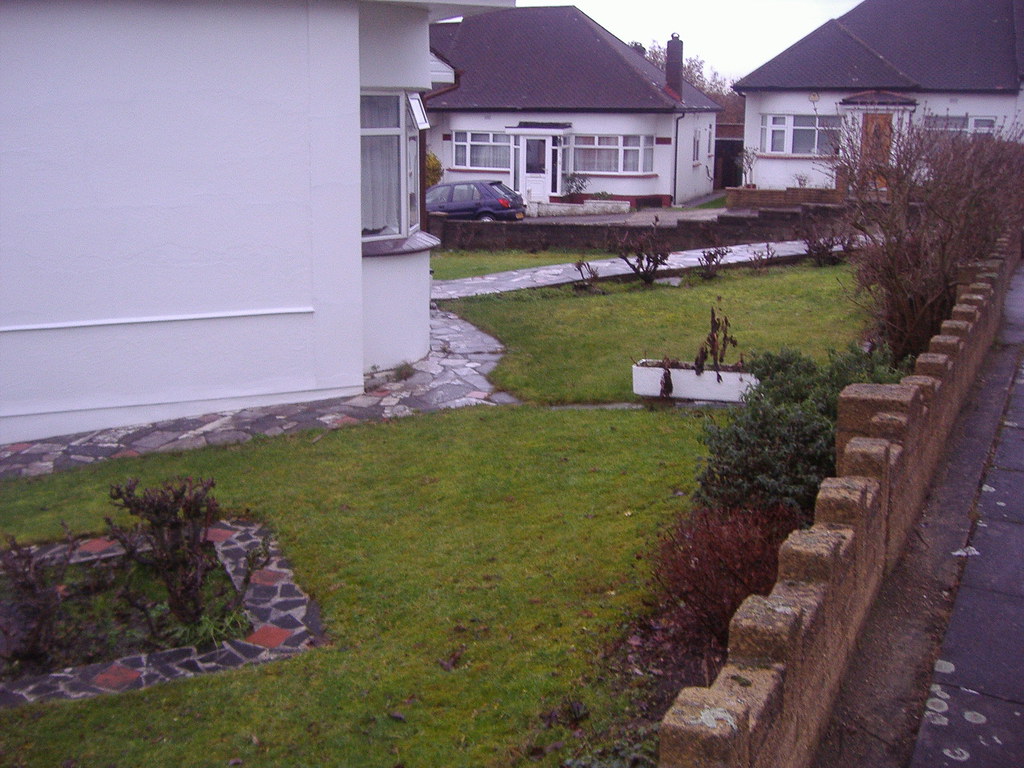 Kinloch Drive garden2 Luckily I can do this again nicely s… Flickr