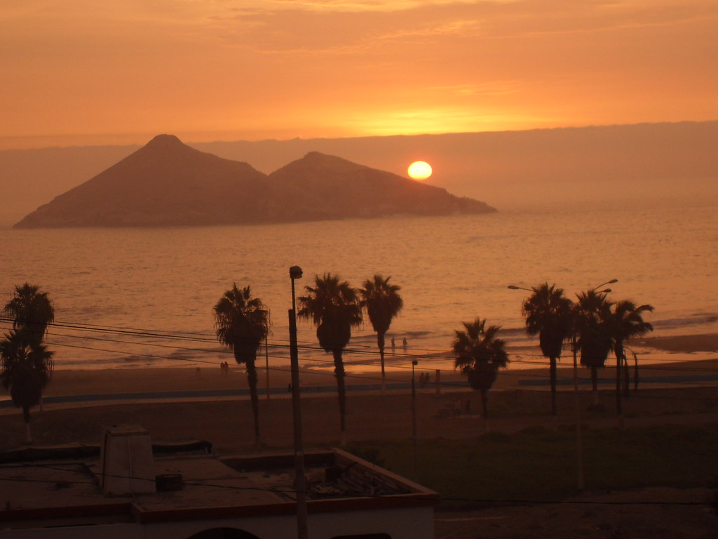 Playa Santa Rosa en Lima Un atardecer de verano, balneario… Flickr
