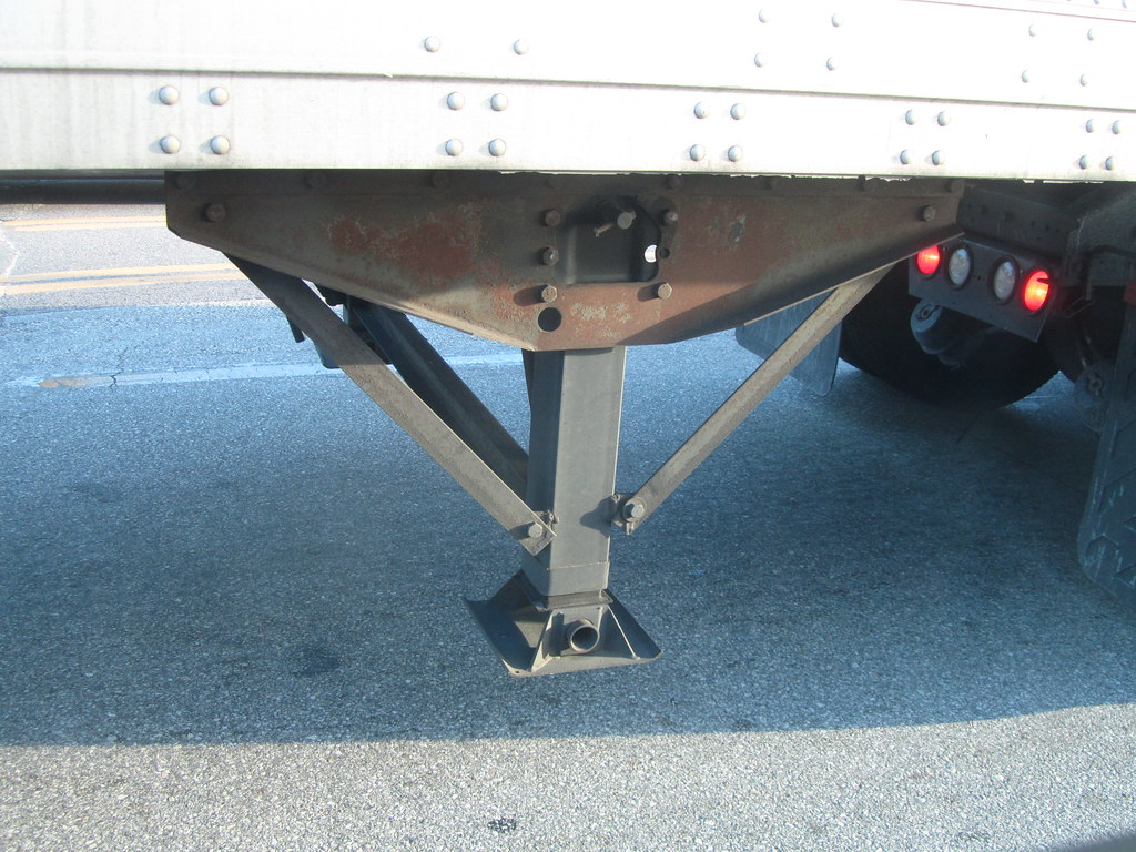 Stoughton Trailer Landing Gear a photo on Flickriver