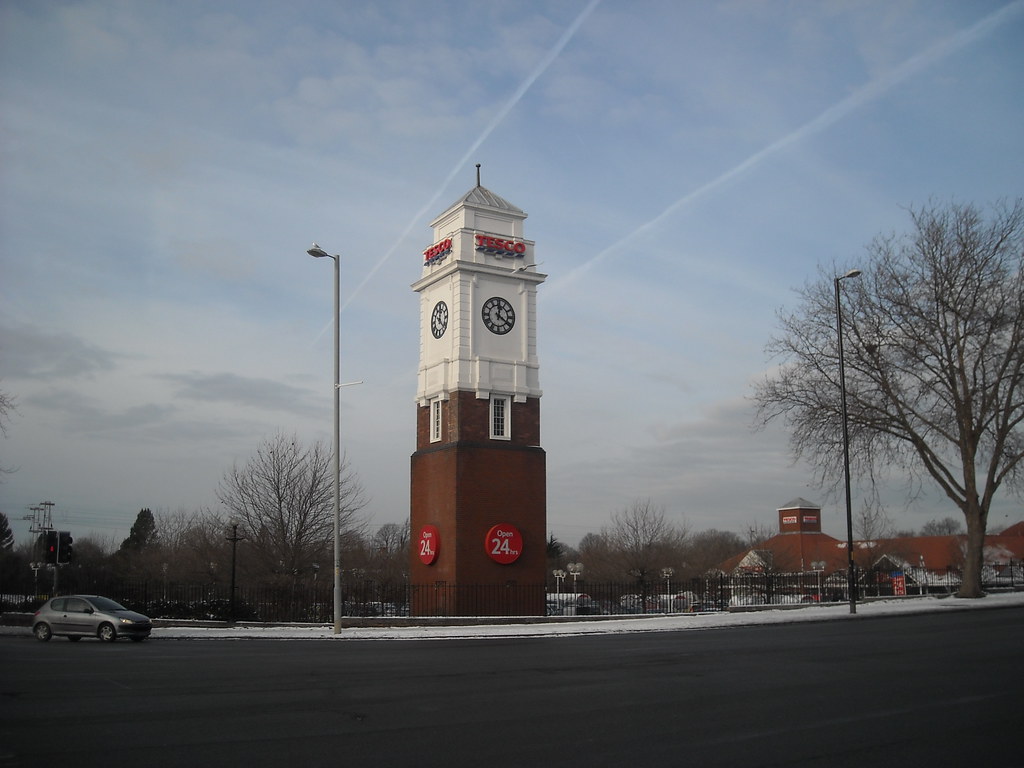The Tesco clock tower, East Didsbury Taken on Friday 3rd D… Flickr