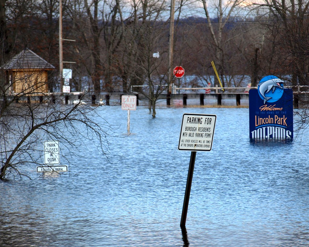 Flooded Lincoln Park Community Lake, Morris County, New Je… Flickr