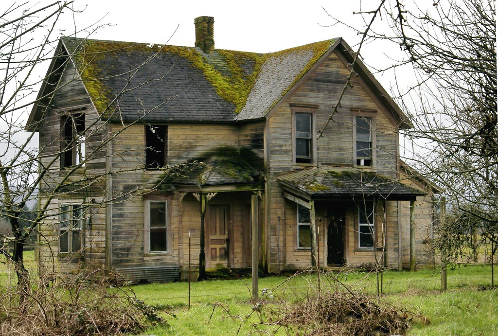 Grandma's Old House Here's a front view of an old house i … Flickr