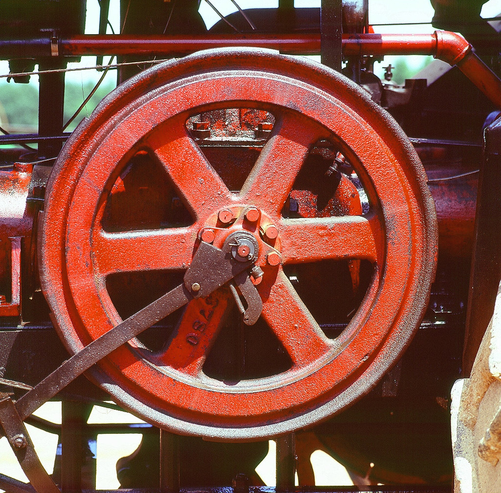Avery Tractor Flywheel The flywheel of a large antique Ave… Flickr