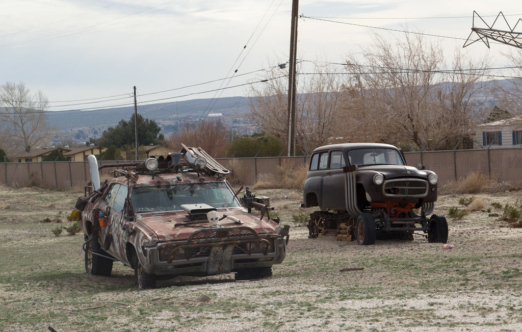 Barstow Old Hwy 58 (1356) Car sculptures? On Old CA58, ea… Flickr