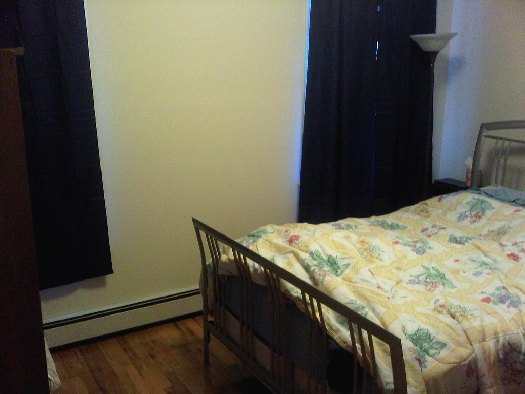 Bedroom Hard to see but on the left is the wall unit so we… Flickr