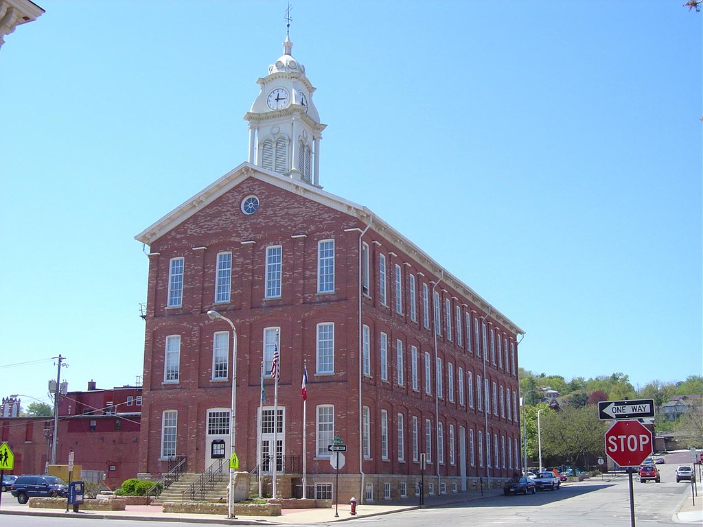 Dubuque City Hall IA nrhp 72000472 Kevin Stewart Flickr