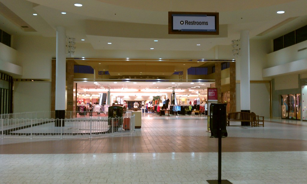 Southpark Mall Moline (Quad Cities), Illinois Von Maur a photo on