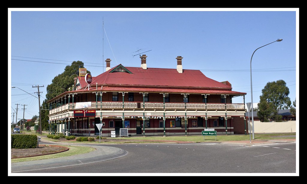 Junee Coolamon Hotel1= Junee Coolamon Hotel John Flickr