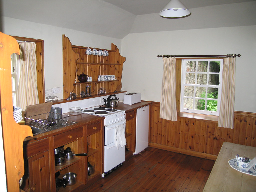 The Pineapple Dunmore Landmark Trust Bothy Kitchen IMG_280… Flickr