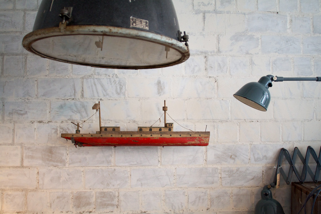 PLY PLY unestablished furniture www.ply.de frausieben Flickr