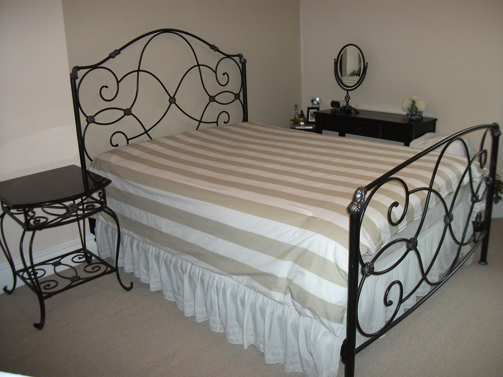 Decorative Wrought Iron Queen Bed (2) Flickr