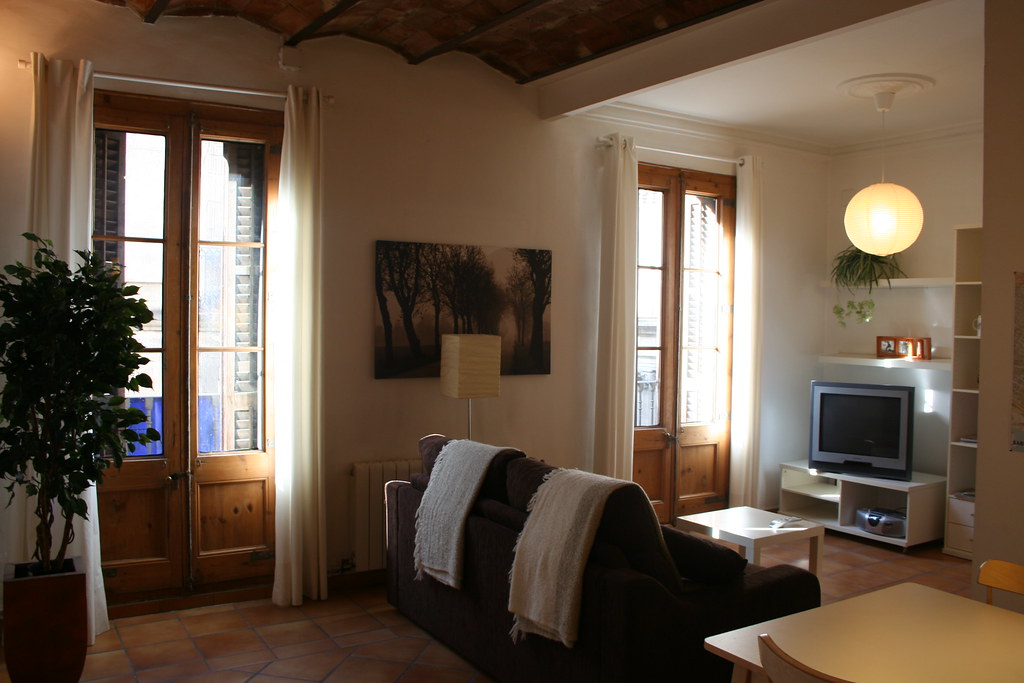Living / Dining Area Apartment to rent in Barcelona Sp… Flickr