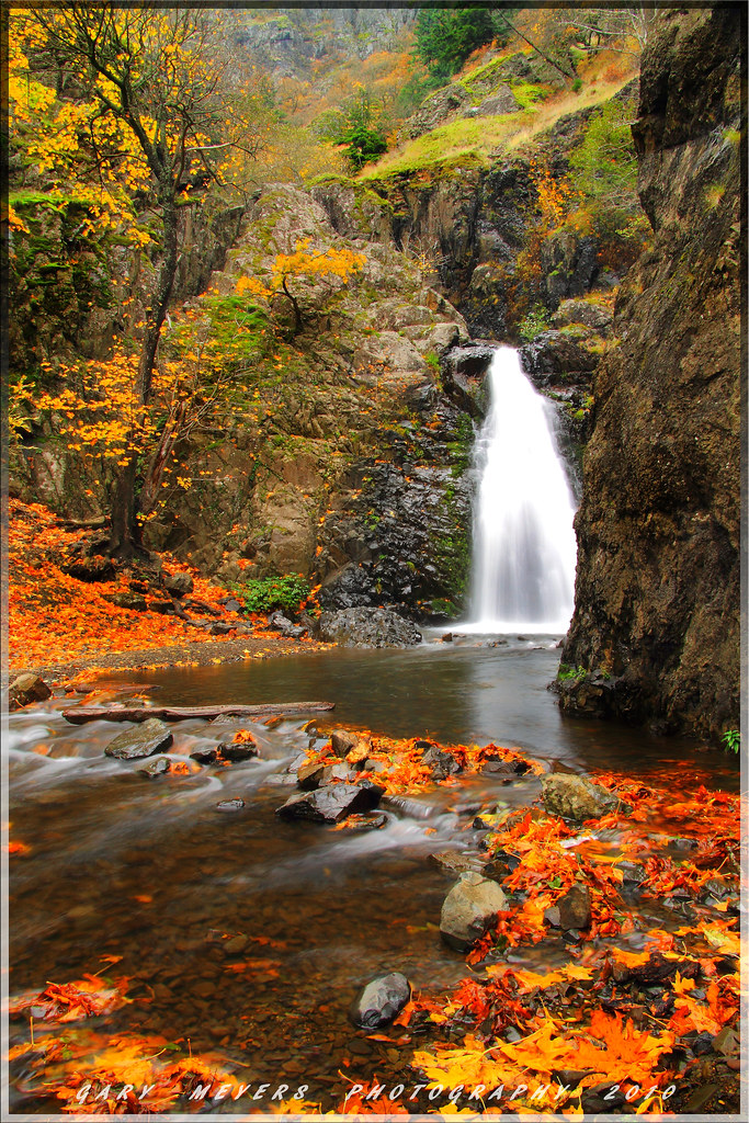 Dog Creek Falls Dog Creek Falls, Washington Gary Meyers Flickr
