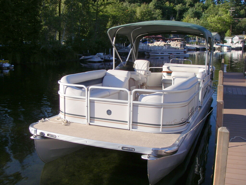 22 pontoon 90hp rental boat pontoon boats squam lake nh
