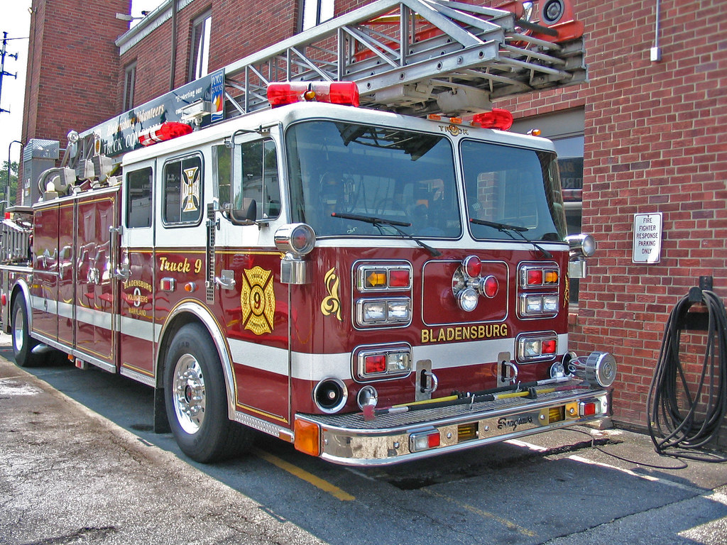 BV9FD BLADENSBURG, MD SEAGRAVE LADDER TRUCK 9 Flickr