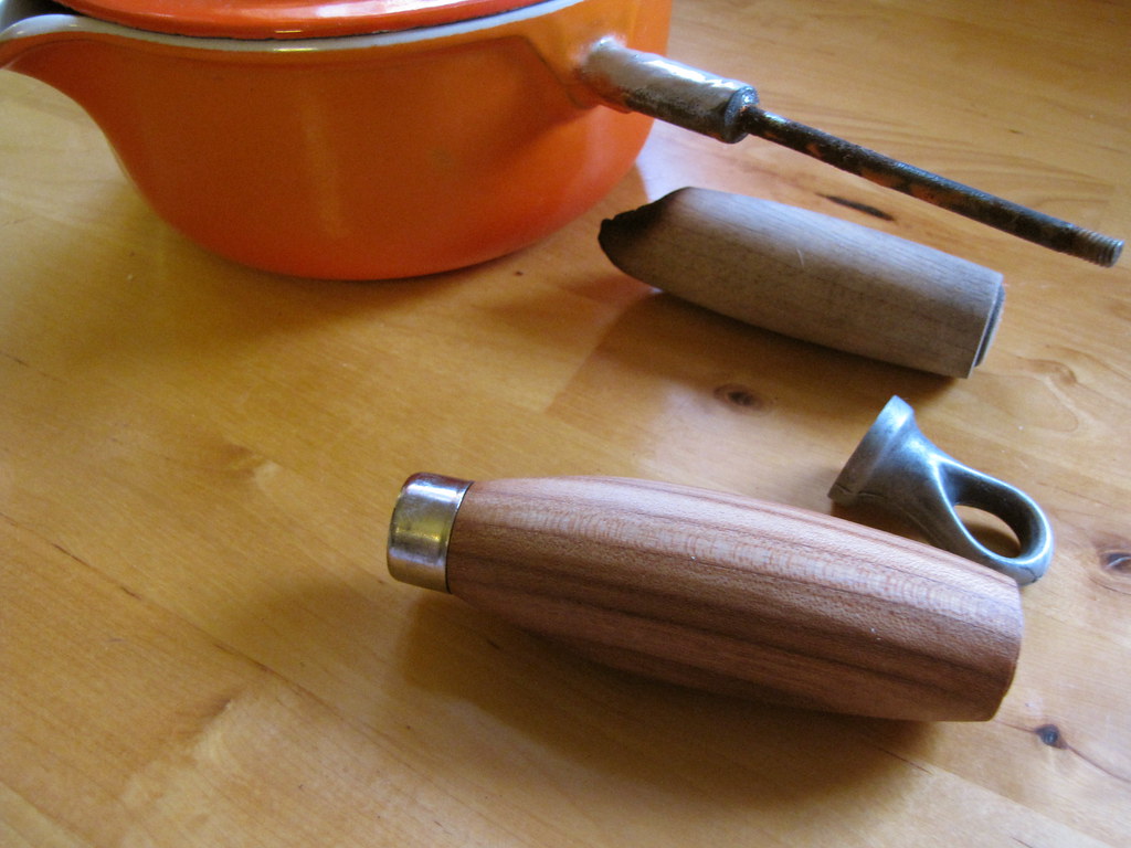 Replacing Le Creuset handle 3 I ordered a replacement han… Flickr