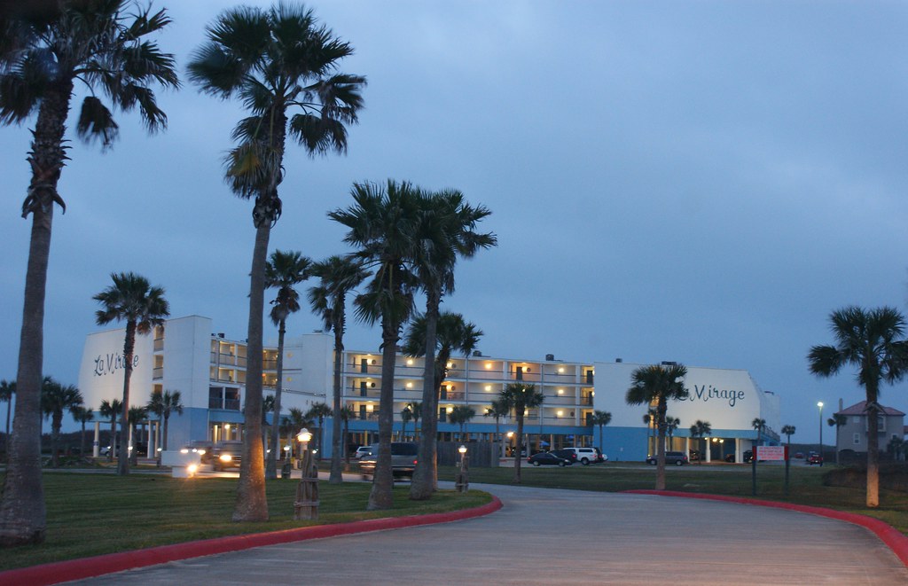 La Mirage condominiums DSC09991..In Port Aransas, Texas, o… Flickr