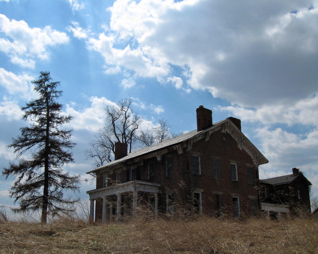 Renick Farmhouse The old Renick farmhouse near South Bloom… Flickr