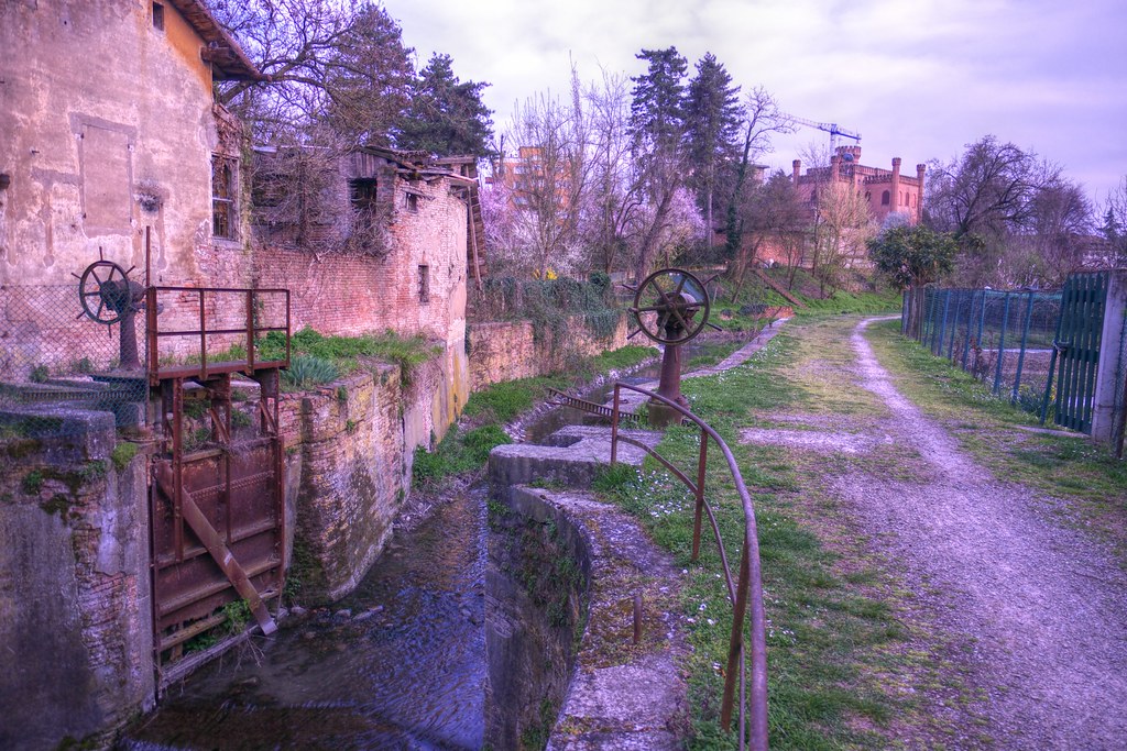 Bologna Navile Corticella "door" and castle If you like t… Flickr