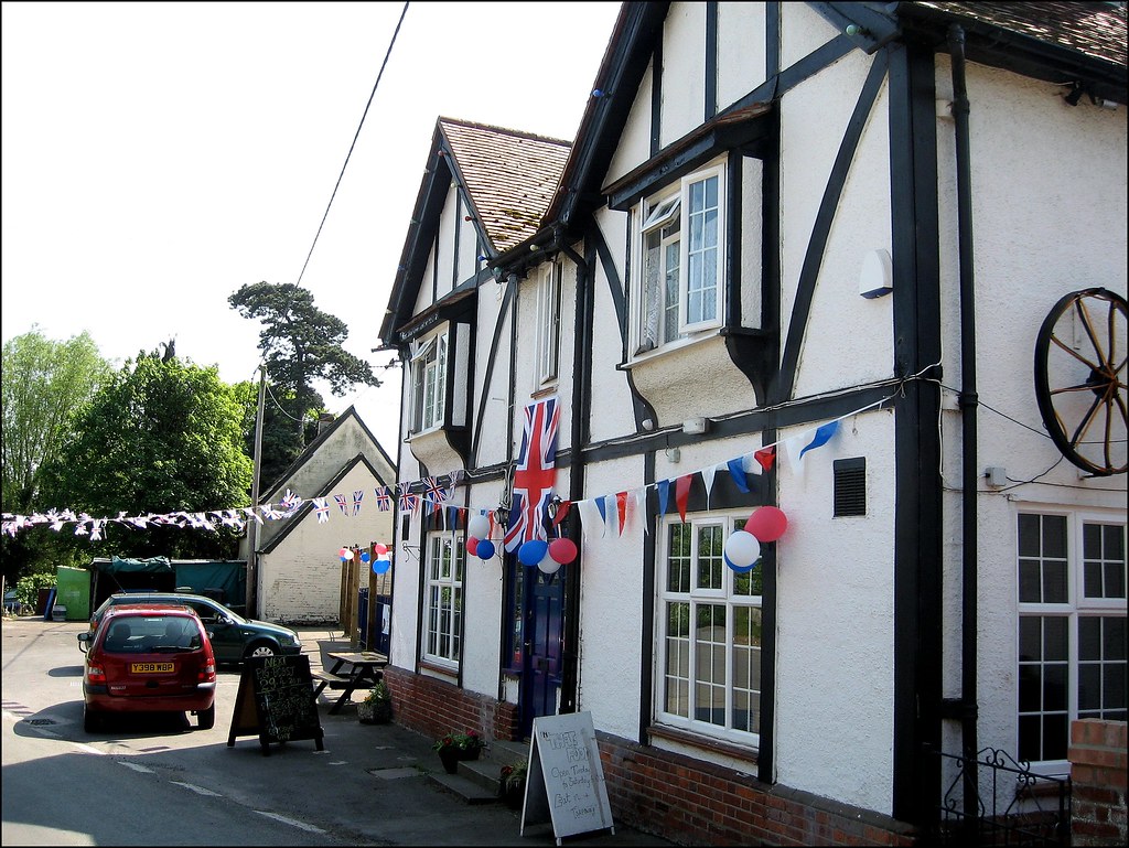 THE CATHERINE WHEEL Drayton St. Leonards, Oxfordshire. Norfolkboy1