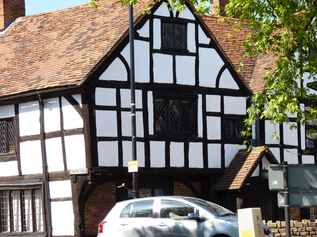 P 14 Wokingham Scenes Tudor House Doctor's Surgery. Flickr