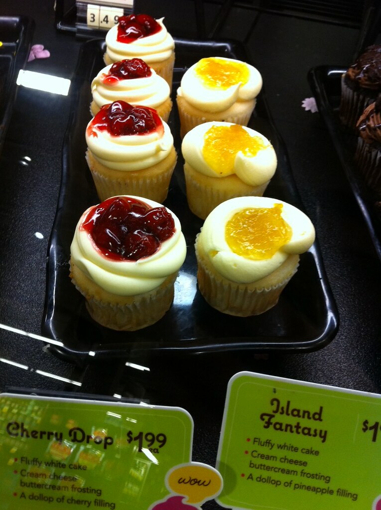 Grocery store cupcakes, Safeway, Seattle See Cupcakes Take… Flickr