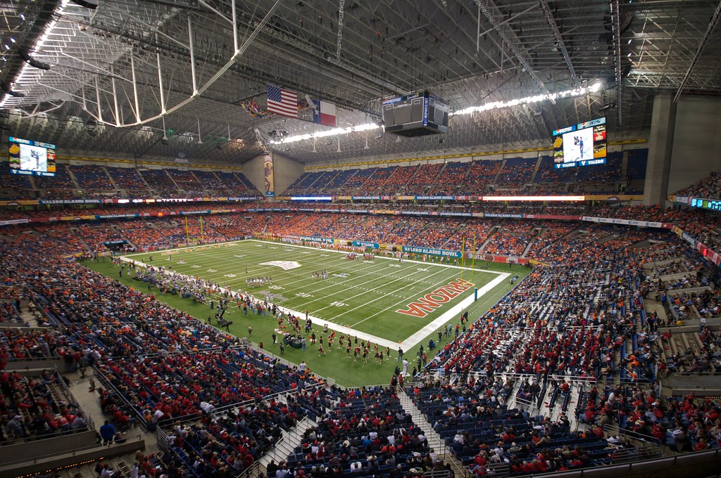 Alamo Dome Alamo Bowl 2010 Arizona vs. Oklahoma State wittduncan