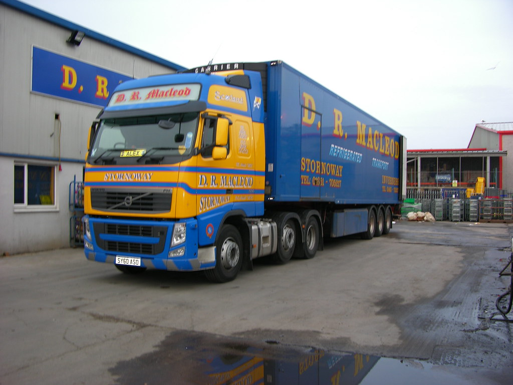 DSCN0539 SY60 ASO Volvo FH. D R Macleod Stornoway DR's Inv… Ronnie