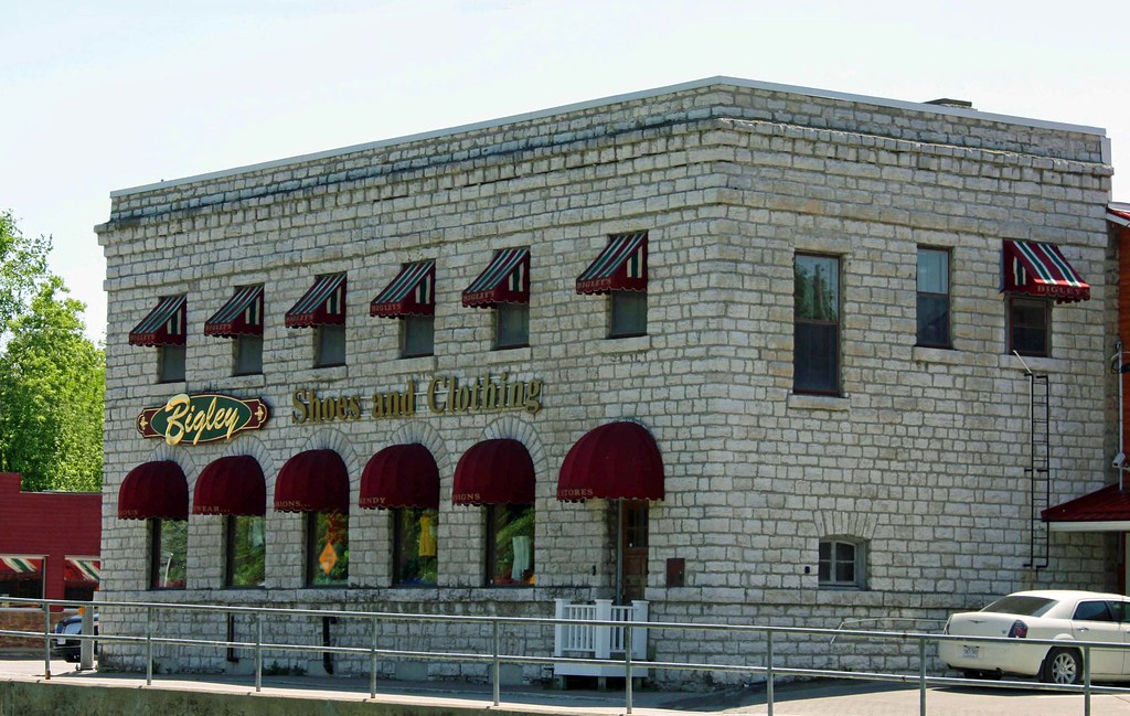 Bigleys of Bobcaygeon Shoes and Clothing Store. Building w… Flickr